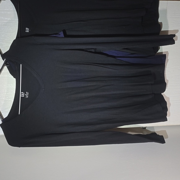 (3) Gap XL favorite tee tops - Picture 3 of 6